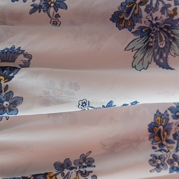 Lane Bryant White Sheer Embroidered Blue Floral 💙 size 20 Short Sleeve Blouse - Picture 5 of 9